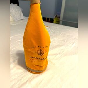 Veuve Clicquot Champagne Bottle Ice Jacket Sleeve Insulated Holder Carrier